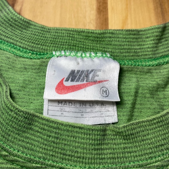 Vintage Nike striped t-shirt - Picture 3 of 3
